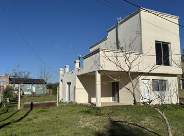 Casa · 109m² · 3 Ambientes · 1 Cochera · Casa 2 Dorm. en Colón Entre Ríos
