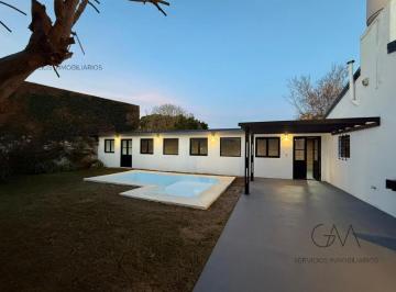 Casa · 200m² · 3 Ambientes · 1 Cochera · Casa en Venta en Los Pinares