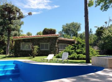 Casa · 110m² · 3 Ambientes · 1 Cochera · Alquiler Quinta 3200 m² Arbolada. Amueblada Los Indios Roldan