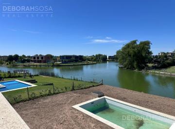 Casa · 172m² · 5 Ambientes · Casa en Venta a La Laguna El Canton Belen de Escobar