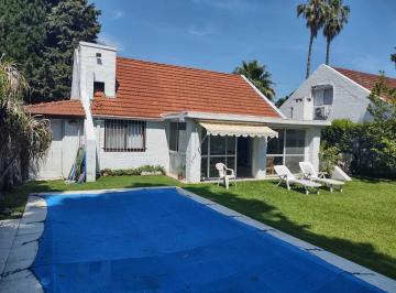 Casa · 140m² · 5 Ambientes · 1 Cochera · Venta de Casa con Pileta en Country Privado Loma Verde