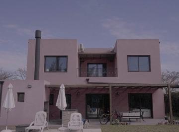 Casa · 186m² · 5 Ambientes · 1 Cochera · Excelente Casa en Venta en Los Lagos, Nordelta, Tigre