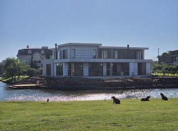 Casa · 457m² · 8 Ambientes · 2 Cocheras · Casa en Venta en Virazón, Nordelta, Tigre