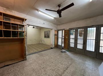 Casa · 203m² · 5 Ambientes · Venta - Casa de 3 Dorm. Al Frente con Patio, Barrio Las Delicias, Rosario