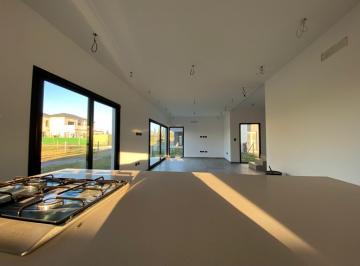 Casa · 181m² · 5 Ambientes · 4 Cocheras · Venta Casa 5 Ambientes Barrio El Rebenque Canning