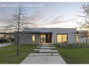 Casa · 237m² · 6 Ambientes · 4 Cocheras · Oportunidad Única en Chacras de La Reserva: Diseño, Naturaleza y Confort Familiar (Apta Credito)
