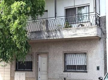 Casa de 5 ambientes, General San Martín · Oportunidad!excelente Propiedad Ideal 2 Familias, Inversión Para Renta, o Ampliación.