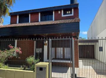 Casa · 192m² · 4 Ambientes · 3 Cocheras · Venta Casa 4 Ambientes