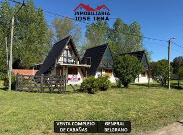 Casa de 3 ambientes, General Belgrano · Complejo de 3 Cabañas Alpinas + Quincho Equipadas - Ubicadas en Calle 131 y 66. General Belgrano