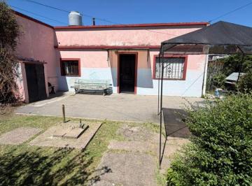 Casa de 5 ambientes, Berazategui · Casa con 2 Dorm. en Venta en Berazategui