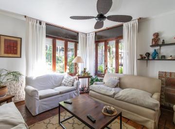 Casa · 212m² · 5 Ambientes · 1 Cochera · Excelente Oportunidad Casa en La Mejor Zona de Lomas de San Isidro