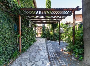 Casa · 212m² · 5 Ambientes · 1 Cochera · Excelente Oportunidad Casa en La Mejor Zona de Lomas de San Isidro