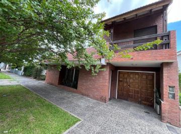 Casa · 115m² · 5 Ambientes · 2 Cocheras · Casa en Temperley