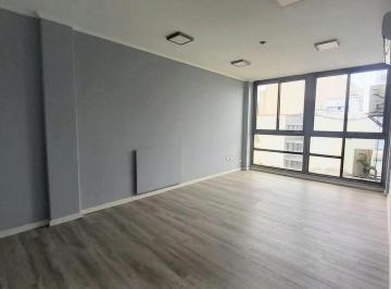 Oficina comercial · 137m² · Oportunidad! Excelente Oficina en Venta, Apto Credito