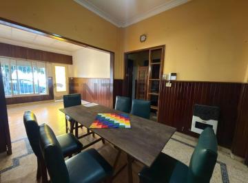 PH · 144m² · 3 Ambientes · 1 Cochera · PH en Venta de 2 Dorm. con Entrada Independiente y Cochera. La Plata