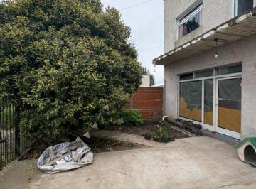 Casa · 244m² · 6 Ambientes · 2 Cocheras · Casa a Terminar con Departamento/quincho Sobre Lote de 300 M²! en Venta