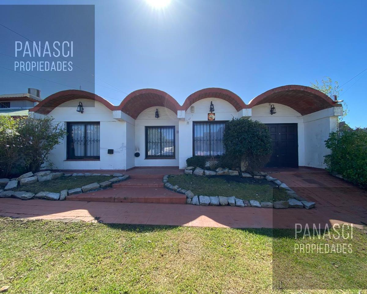 Casa 3 amb, 140m² con cochera y parque — Ideal para familias
