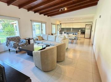 Casa de 6 ambientes, La Plata · Casa en Venta City Bell Calle 471 Entre 17 y 19