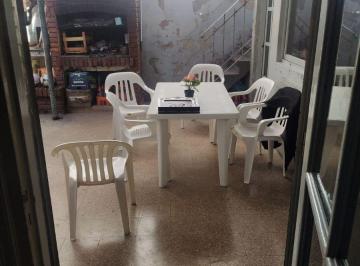 Casa de 4 ambientes, Flores · Casa con 173 m² Totales y 3 Dorm. en Venta en Flores Norte