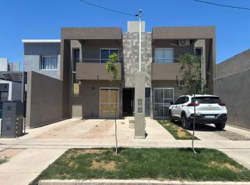 Departamento · 120m² · 4 Ambientes · 1 Cochera · Dúplex en Venta en Barrio Privado Portal de Las Rosas. Guaymallén