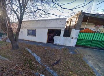 Casa · 113m² · 3 Ambientes · Casa a Reciclar en Buen Barrio Residencial - Venta Directa!