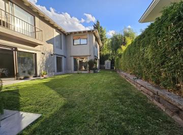 Casa · 276m² · 4 Dormitorios · Casa en Guaymallén
