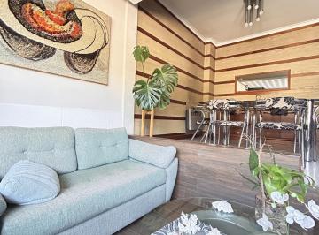 Casa · 200m² · 5 Ambientes · 1 Cochera · Casa 5 Ambientes con Pileta, Quincho y Parilla Reciclada Impecable
