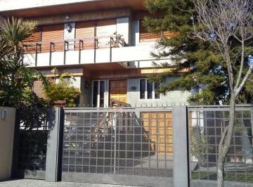 Casa de 5 ambientes, Almirante Brown · Casa Sobre 2 Lotes
