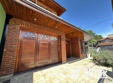 Casa · 190m² · 4 Ambientes · 2 Cocheras · Chalet en Venta en Quilmes Oeste