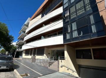 Departamento · 90m² · 2 Dormitorios · 2 Cocheras · Departamento en El Centro en Venta!