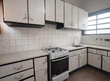 Casa · 110m² · 5 Ambientes · 1 Cochera · Casa en Venta 3 Dorm. C/ Cochera y Jardin