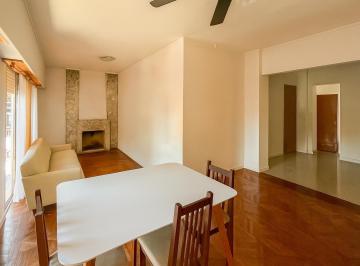 Casa · 196m² · 8 Ambientes · 1 Cochera · Casa en Venta 3 Dorm. C/ Cochera, Patio, Terraza y Quincho Echesortu