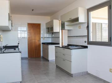 Departamento · 96m² · 4 Ambientes · 2 Cocheras · Departamento en Venta 3 Dorm. C/ Balcon y Cochera - Vista Al Rio