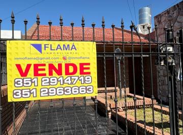 Casa de 8 ambientes, Córdoba · Los Naranjos, Chazarreta - 3 Dorm. - Patio - 2 Baños Excelente!