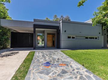 Casa · 149m² · 5 Ambientes · 2 Cocheras · Casa en Venta en Barrio Cerrado El Resuello, Moreno