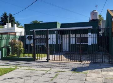 Casa · 162m² · 5 Ambientes · 1 Cochera · Casa - Lomas de Zamora