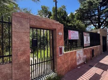 Casa · 217m² · Casa en Venta - Caseros Centro