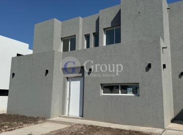 Casa · 188m² · 5 Ambientes · 1 Cochera · Casa en Venta en Santa Lucia, Pilar del Este, Pilar