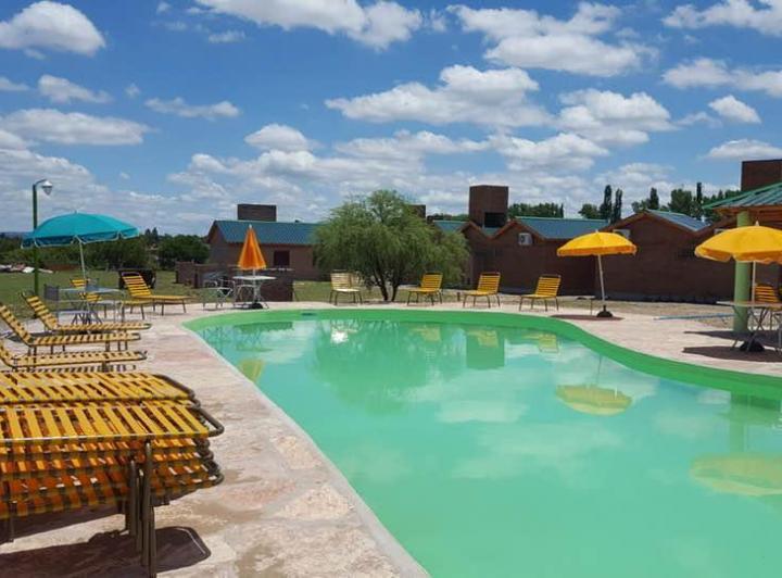 Hotel · 735m² · 32 Ambientes