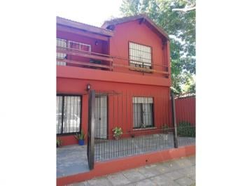 Casa · 150m² · 5 Ambientes · Vivienda Multifamiliar en Venta de 7 Ambientes en Block