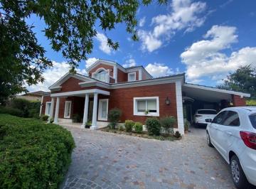 Casa · 264m² · 5 Ambientes · 2 Cocheras · Casa en Venta de 5 Ambientes en Los Jazmines, Pilar del Este