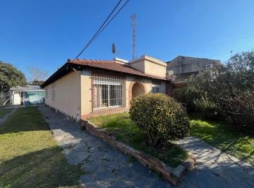Casa · 243m² · 5 Ambientes · 4 Cocheras · Dos Casas en Venta Sobre Terreno de 600 m² en Derqui