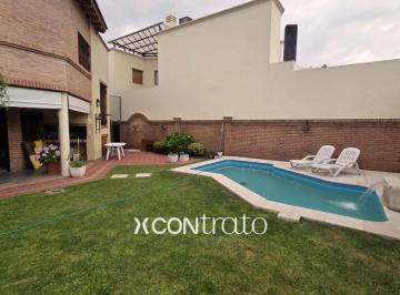 Casa · 273m² · 6 Ambientes · 2 Cocheras · Casa a La Venta en Cerro Chico 3 Dorm., Escritorio, 2 Baños, Patio y Piscina!