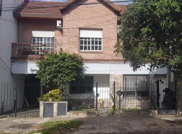 Casa · 233m² · 12 Ambientes · Casa Multifamiliar en Venta - 9 Dorm. 6 Baños - San Isidro