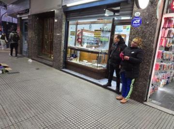 THE-THE-3712_2 · Venta Local Once Oportunidad