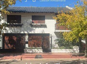 Casa de 5 ambientes, General San Martín · Vivienda en Dos Plantas a La Venta en San Martín Mendoza