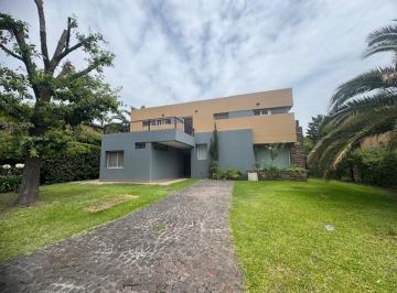 Casa · 300m² · 5 Ambientes · 2 Cocheras · Excelente Casa en Venta de 7 Ambientes en Buen Retiro