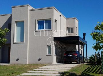 Casa · 240m² · 4 Ambientes · 1 Cochera · Casa en Alquiler en Puertos, Escobar, G. B. a. Zona Norte