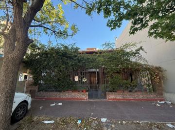 Casa · 400m² · 5 Ambientes · 1 Cochera · Venta Casa 3 Dorm., leloir, Neuquen