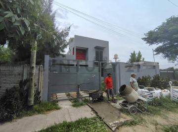 Casa · 89m² · 3 Ambientes · 2 Cocheras · Oportunidad Unica: Casa a Estrenar en Villa Elisa